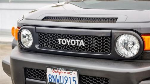 2014 Toyota FJ Cruiser Base