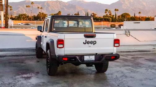 2026 Jeep Gladiator Sport