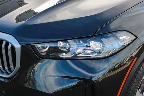 Black Sapphire Metallic 2025 BMW X5 PHEV xDrive50e