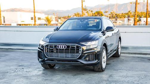 2023 Audi Q8 55 Premium