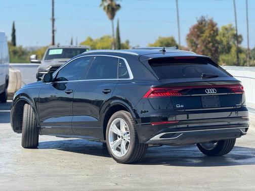 2023 Audi Q8 55 Premium