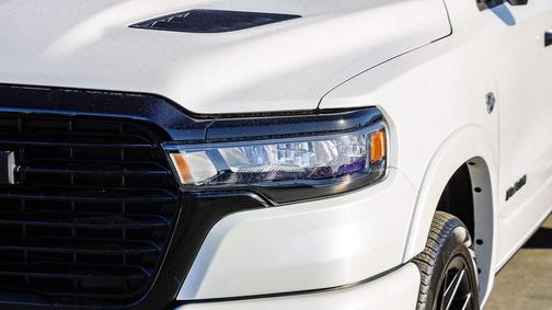 Ivory White Tri-Coat Pearlcoat 2026 RAM 1500 Laramie