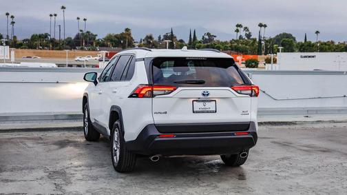 2024 Toyota RAV4 Hybrid XLE