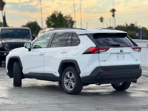 2024 Toyota RAV4 Hybrid XLE