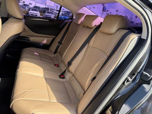 Caviar 2021 Lexus ES 300h Luxury
