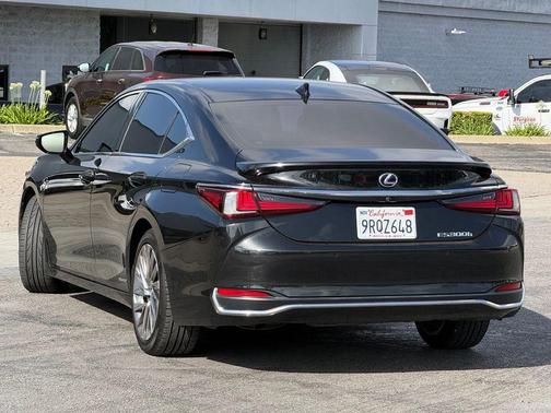 Caviar 2021 Lexus ES 300h Luxury