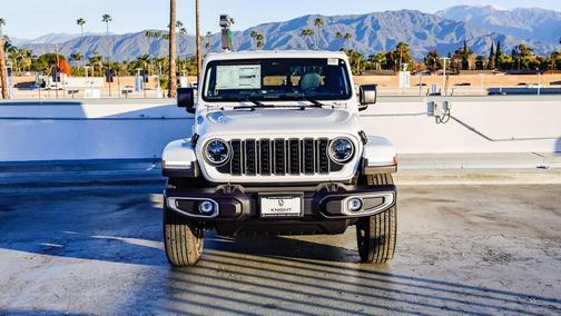 2026 Jeep Gladiator Sahara 4x4