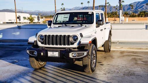 2026 Jeep Gladiator Sahara 4x4