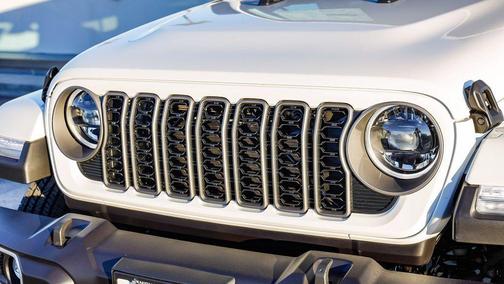 2026 Jeep Gladiator Sahara 4x4