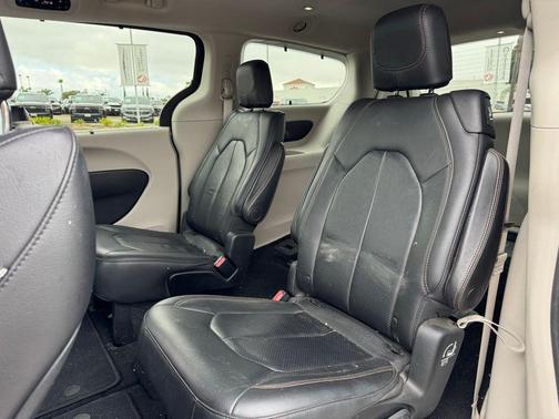 2018 Chrysler Pacifica Touring-L