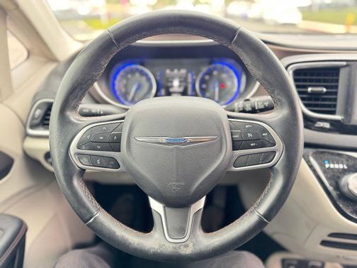 2018 Chrysler Pacifica Touring-L