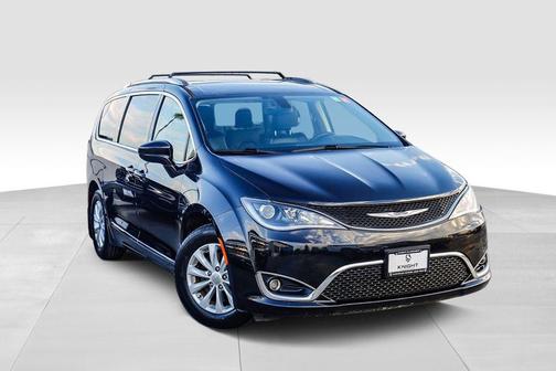 2018 Chrysler Pacifica Touring-L