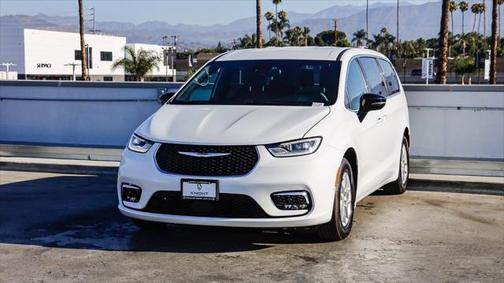 2025 Chrysler Pacifica L