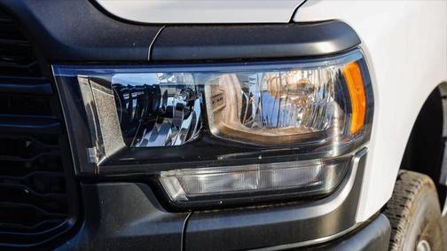 2024 RAM 2500 Tradesman Crew Cab 4x2 8' Box