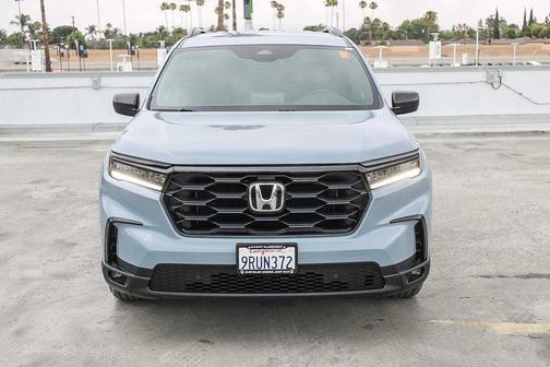 Sonic Gray Pearl 2025 Honda Pilot Sport