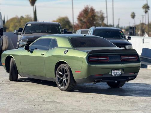 2022 Dodge Challenger SXT