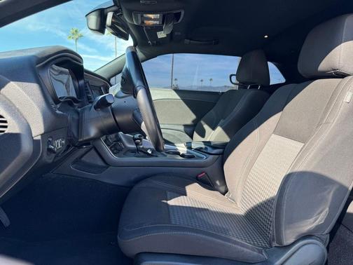 2022 Dodge Challenger SXT