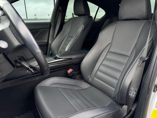 2022 Lexus IS 350 Base