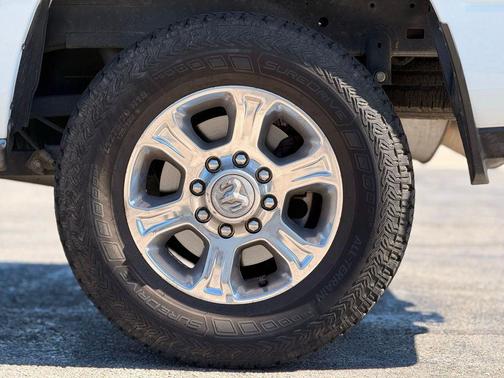 2023 RAM 2500 Big Horn Crew Cab 4x4 6'4' Box