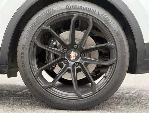 2024 Porsche Cayenne Base