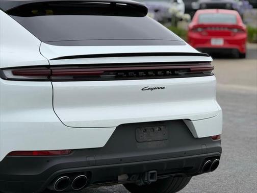 2024 Porsche Cayenne Base