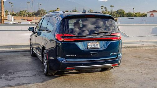 2023 Chrysler Pacifica L