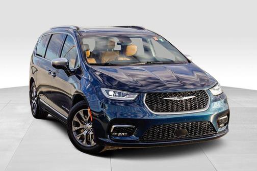 2023 Chrysler Pacifica L