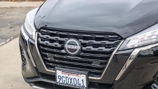 2023 Nissan Kicks SR