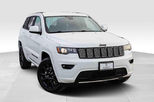 Bright White Clearcoat 2021 Jeep Grand Cherokee Laredo