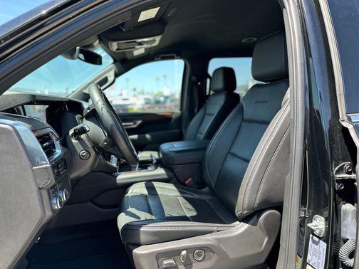 Onyx Black 2025 GMC Yukon XL Denali