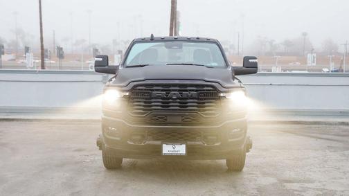 2025 RAM 3500 Big Horn Crew Cab 4x4 8' Box