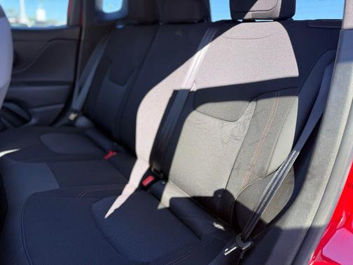 2023 Jeep Renegade Trailhawk