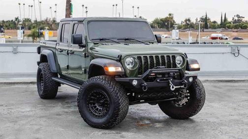 2023 Jeep Gladiator Sport