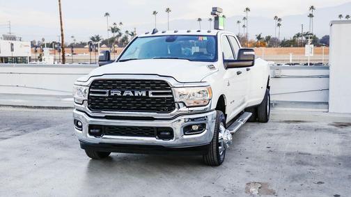 2024 RAM 3500 Big Horn Crew Cab 4x4 8' Box