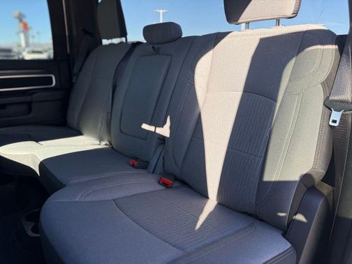 2024 RAM 3500 Big Horn Crew Cab 4x4 8' Box