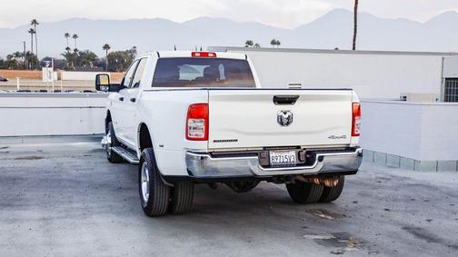 2024 RAM 3500 Big Horn Crew Cab 4x4 8' Box