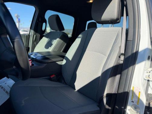 2024 RAM 3500 Big Horn Crew Cab 4x4 8' Box