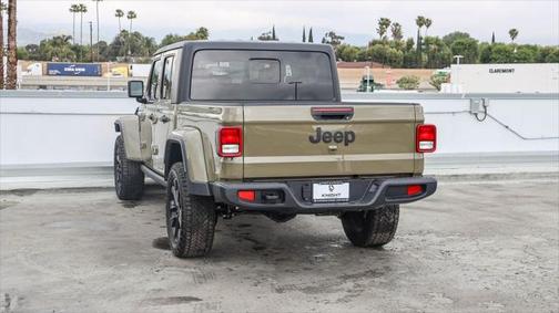 2025 Jeep Gladiator Nighthawk