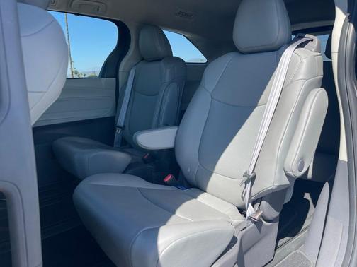 2021 Toyota Sienna XLE 7 Passenger