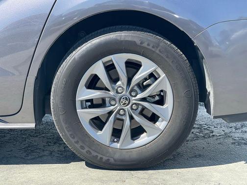 2021 Toyota Sienna XLE 7 Passenger