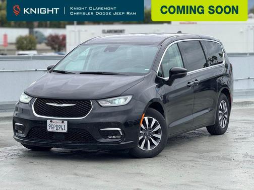 2023 Chrysler Pacifica Hybrid Touring L