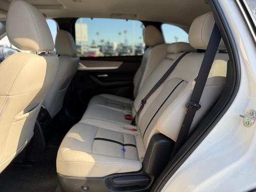 Rhodium White Premium 2026 Mazda CX-90 3.3 Turbo Preferred
