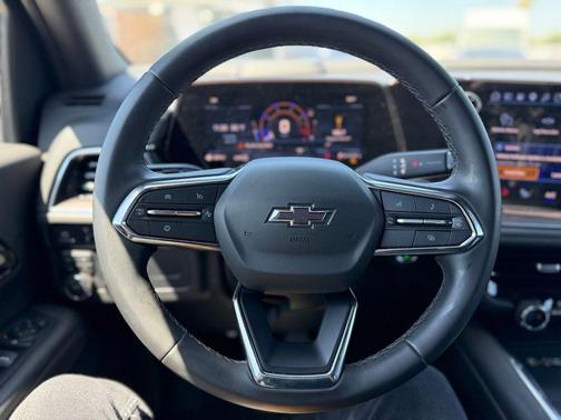 Sterling Gray Metallic 2025 Chevrolet Suburban 4WD Z71
