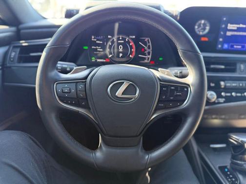 2024 Lexus ES 300h Base