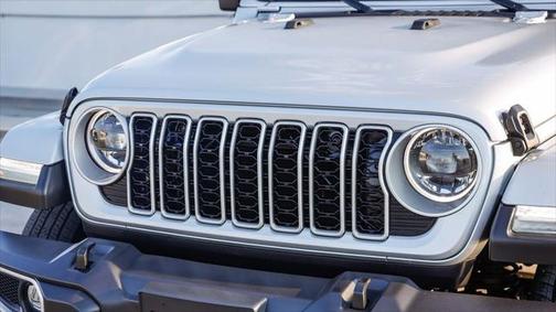 2024 Jeep Wrangler 4-Door Sahara 4x4