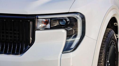 OXFORD WHITE 2025 Ford Maverick Lobo