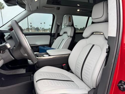 2023 Rivian R1S Adventure