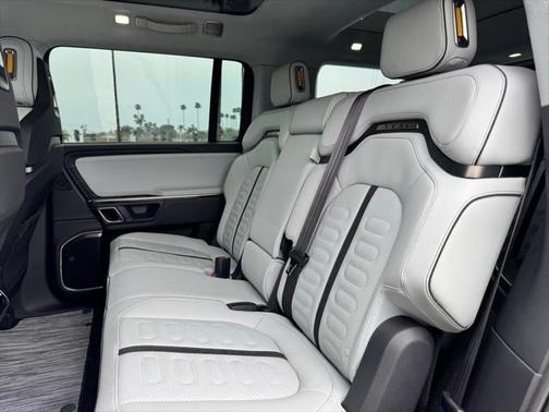 2023 Rivian R1S Adventure
