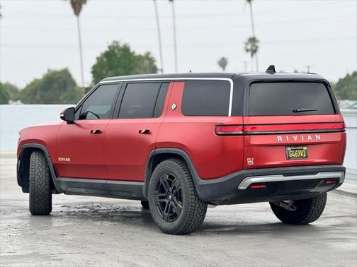 2023 Rivian R1S Adventure