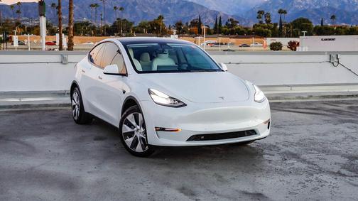 2022 Tesla Model Y Long Range Dual Motor All-Wheel Drive